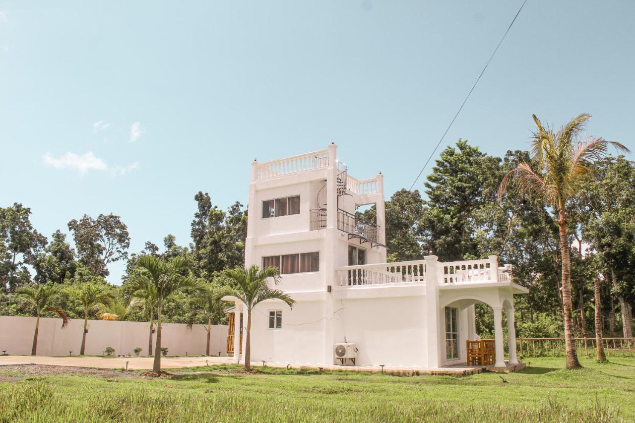 Joe'S Castle Bed & Breakfast Sagbayan Exterior photo